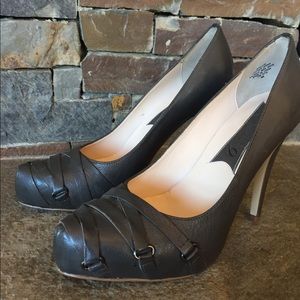 Grey Leather Pumps, size 9 Boutique 9
